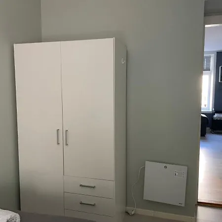 Center - Modern 80-m2 Flat With 3 Bedrooms