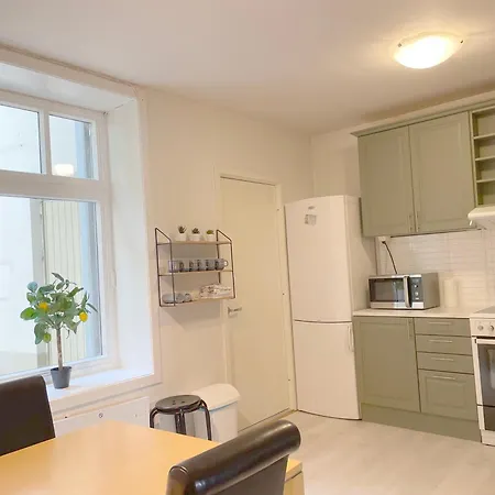 Center - Modern 80-m2 Flat With 3 Bedrooms *