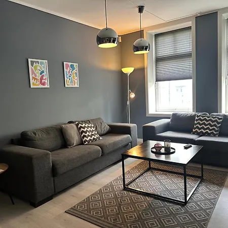 Center - Modern 80-m2 Flat With 3 Bedrooms