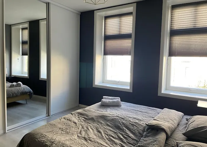 Leilighet Center - Modern 80-m2 Flat With 3 Bedrooms *